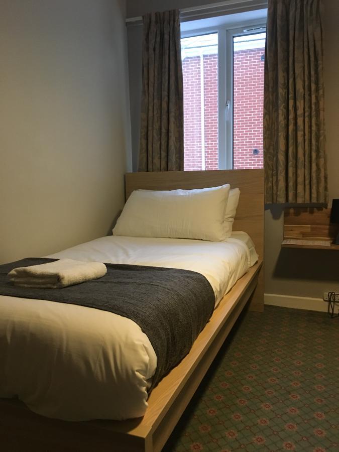 The Mawney Hotel Romford Eksteriør bilde